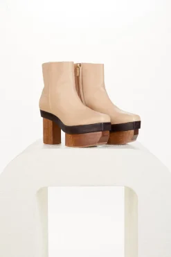 Kerri Boot