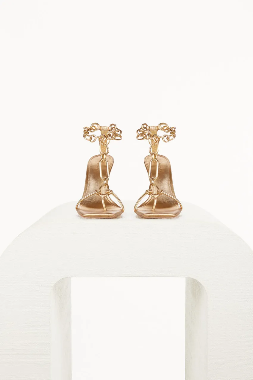 Naima Sandal